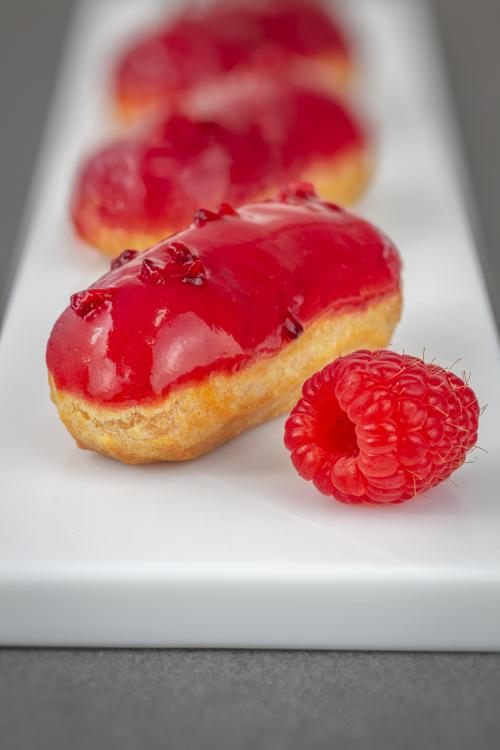 Mini Raspberry Éclair